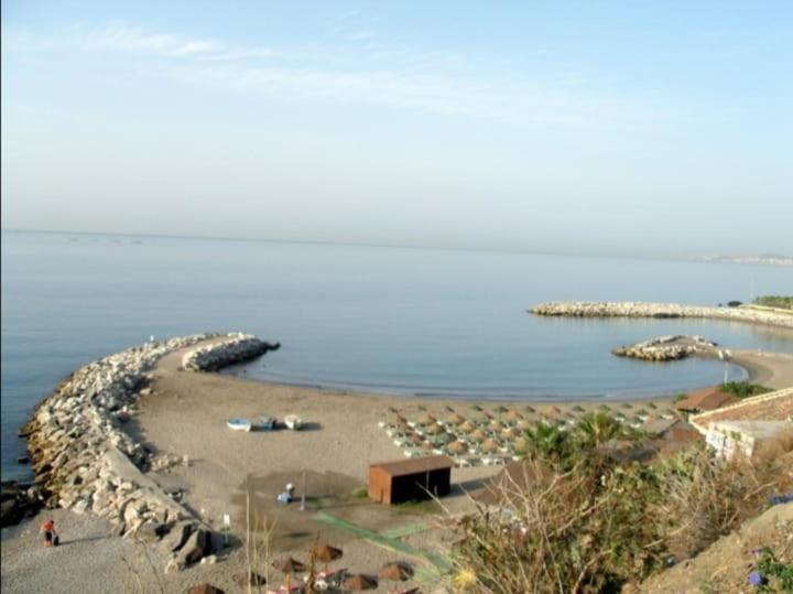 בנאלמדנה Espectacular Apartamento En Primera Linea De Playa מראה חיצוני תמונה
